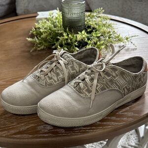 Pendleton Womens Cape Coral Sneakers